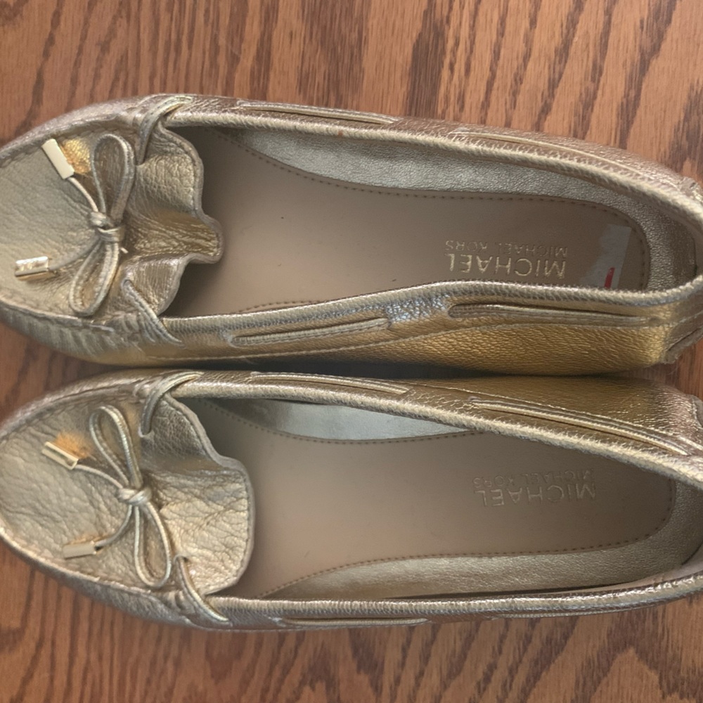 MK GOLD SHOES NEW NEVER WORN GOT THE WRONG SIZE THEY SIZE 6M